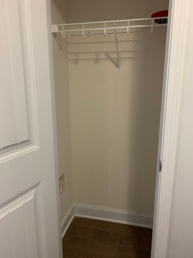 Building Photo - 902 Sixth St S