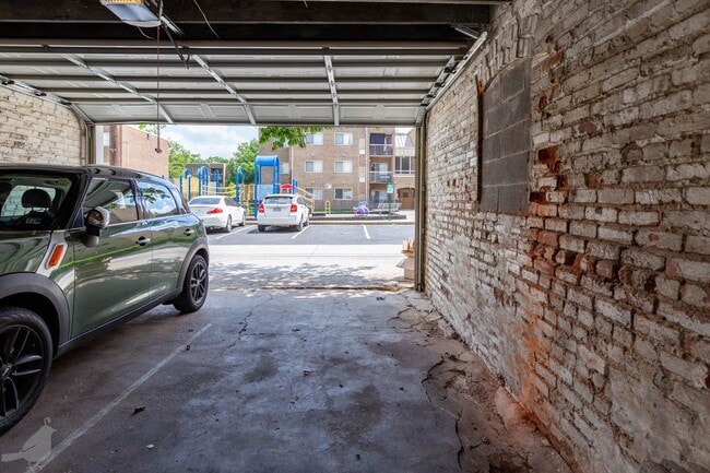 Building Photo - Updated 2BR and 2BA in Columbia Heights C!