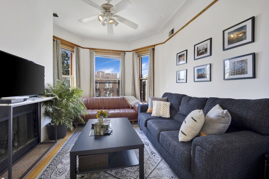 Building Photo - 3131 N Clifton Ave