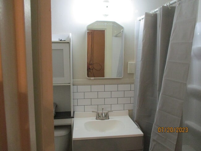 Building Photo - 1338 Main St