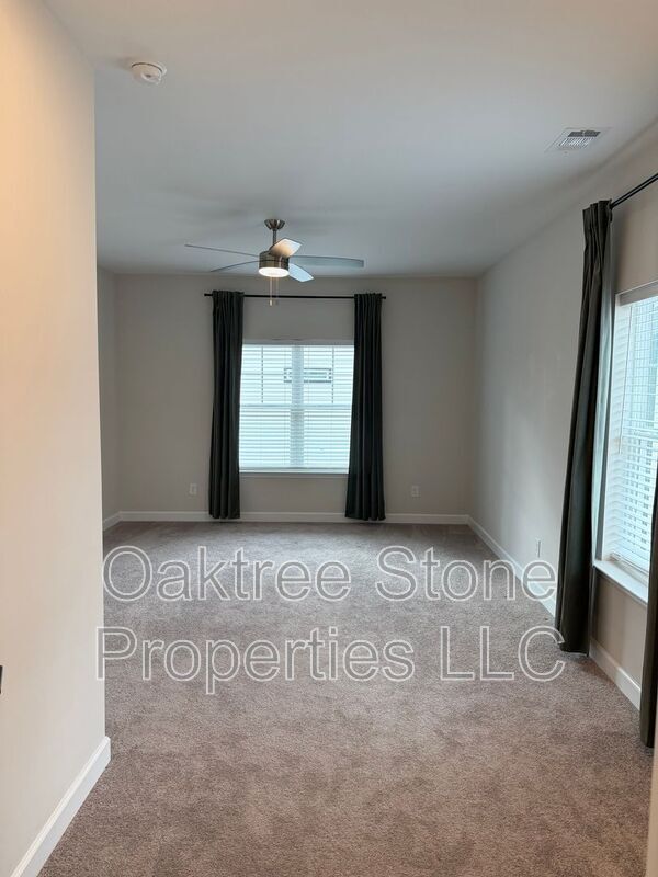 Building Photo - 1996 Main St NW