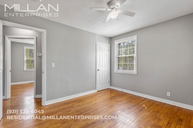 Building Photo - Charming 2BR Cottage Near Downtown Clarksville