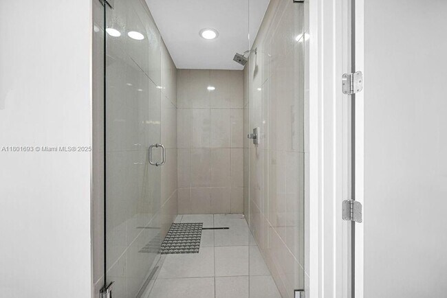 Building Photo - 5252 NW 85th Ave