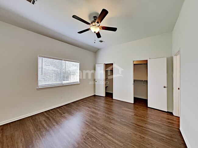 Building Photo - 23126 N Waterlake Dr