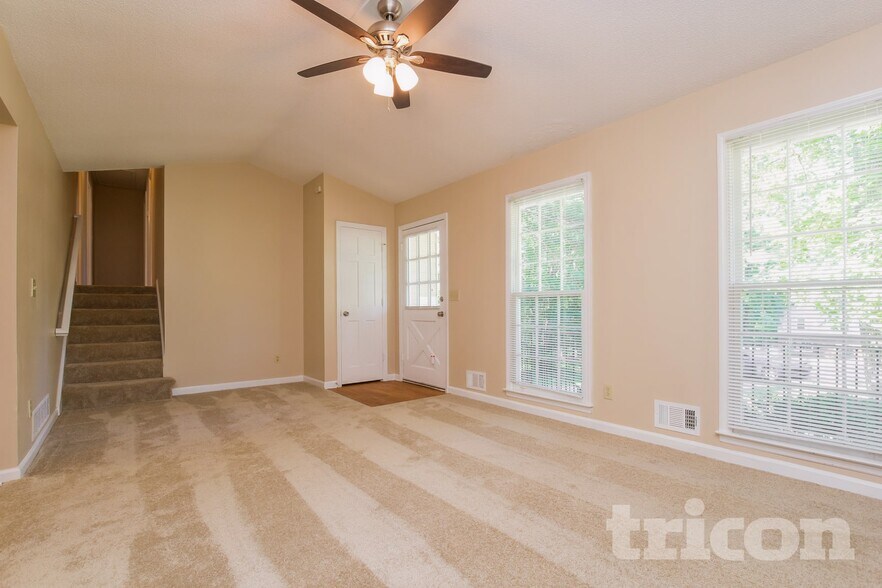 Building Photo - 1202 Holly Hills Dr SW