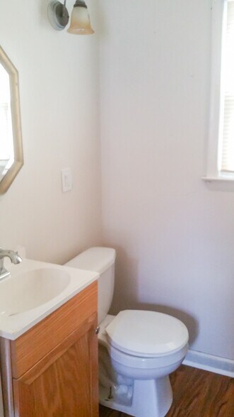 Building Photo - 2303 Maclin Cir