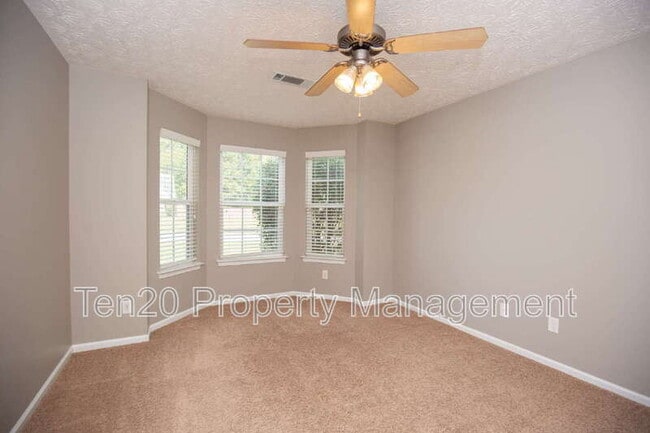 Building Photo - 6 Woodmere Ct