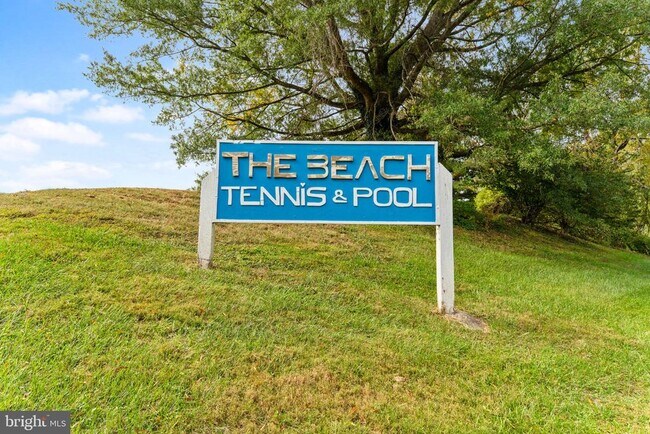 Building Photo - 9 Snug Hill Ct