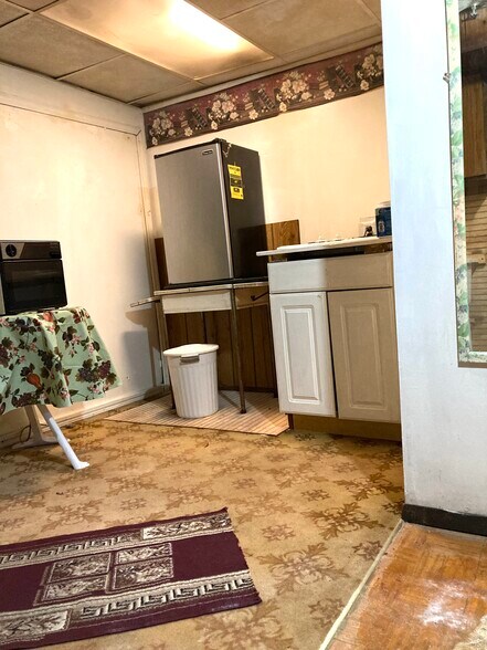 New Stove top-mini fridge - 764 Lenore Ln