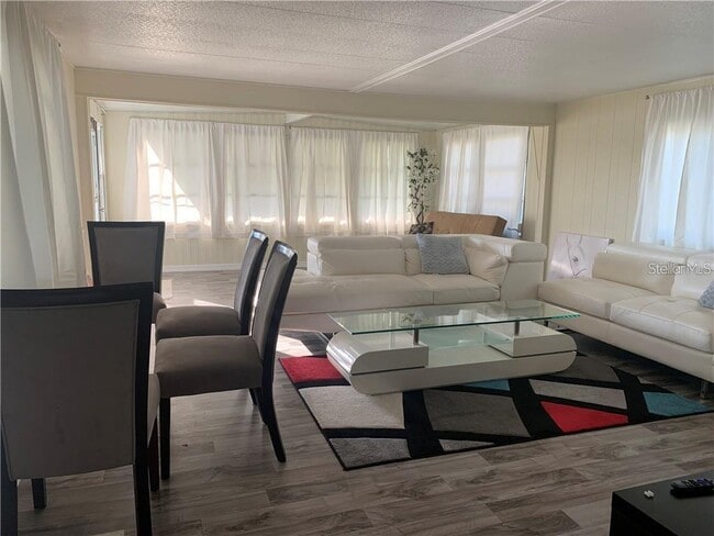 Building Photo - 10 Boca Ciega St