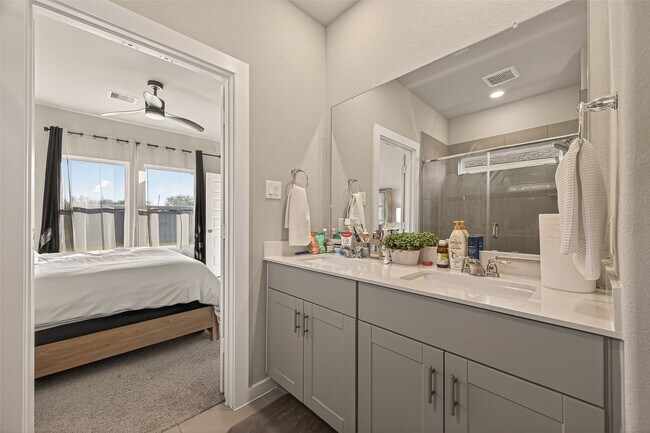 Building Photo - 5516 Madden Ln