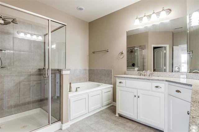 Building Photo - 5404 Locust Dr