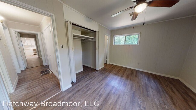 Building Photo - 4 br, 2.5 bath House - 4240 Oakhill