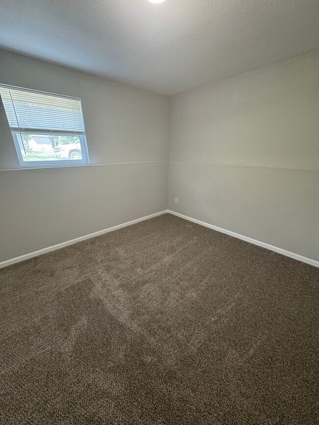 Building Photo - 4357 W Bellview Dr