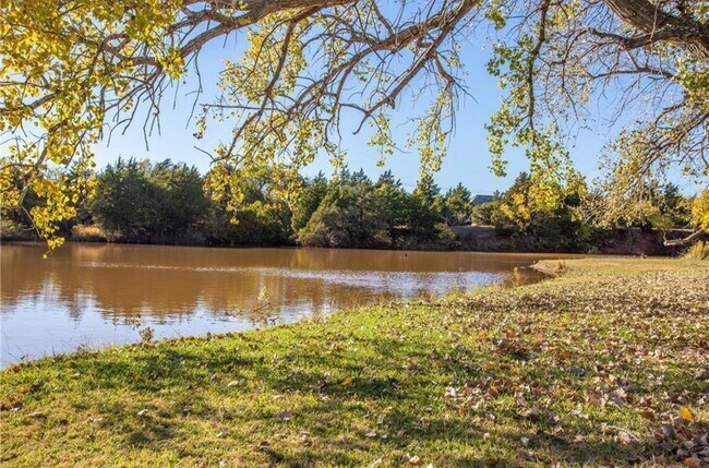 Building Photo - 4707 Hemlock Ln