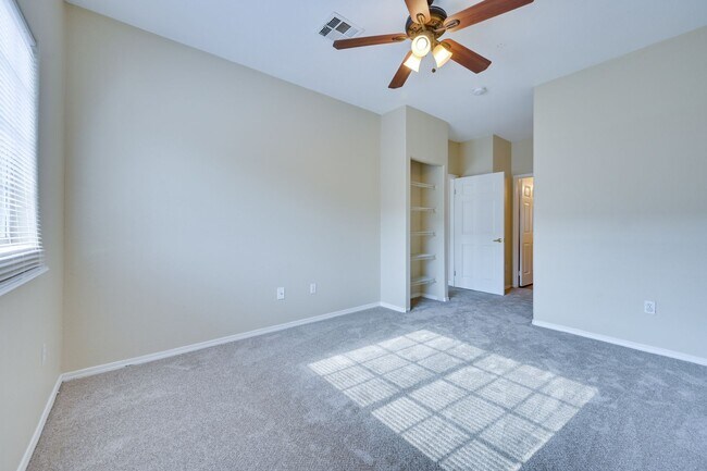Building Photo - NE Near Nellis! Gated! Community Pool, Spa...