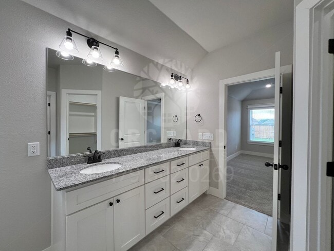 Building Photo - Tontitown- Single-Family Homes- Spacious Hickorywood Plan