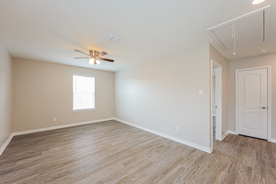 Building Photo - 14619 Jocasta Dr