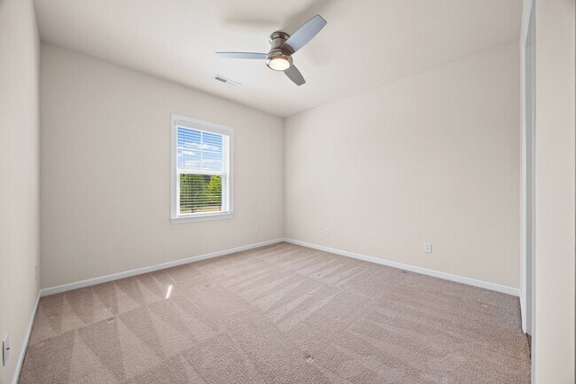 Building Photo - Stunning 4 bedrm, 3.5 Bath home in Chapel Cove of South Charlotte!