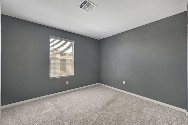 Building Photo - 2021 TOWNHOME IN GATED COMMUNITY N LAS VEGAS