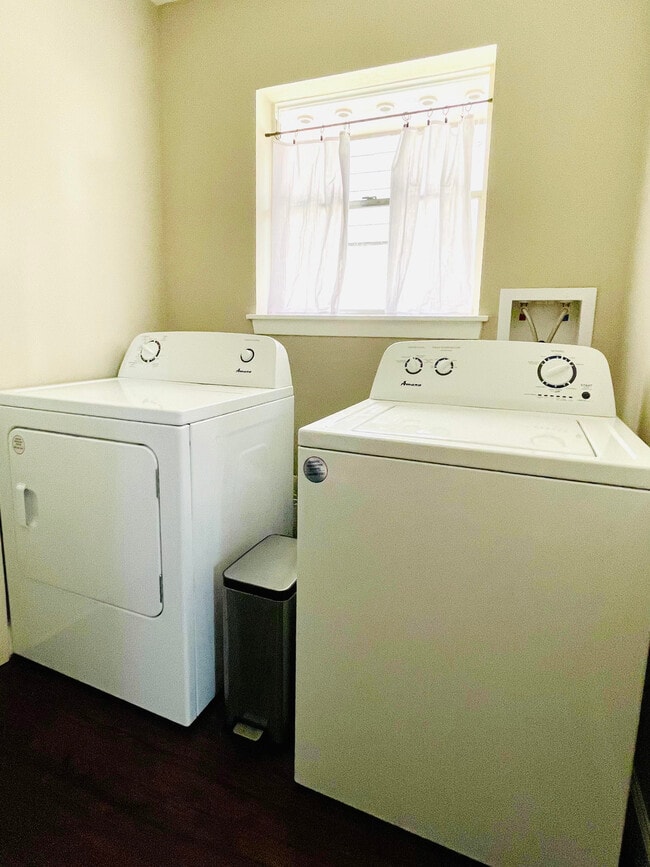 Brand new washer and dryer - Amana. - 718 E Lambuth Ln