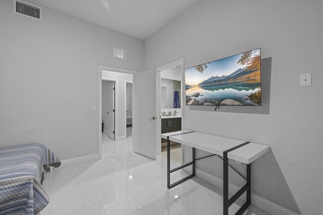 Building Photo - 2906 65th St W