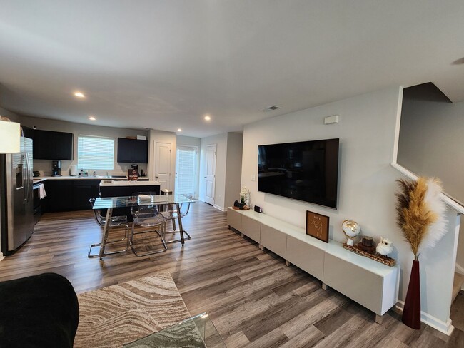 Building Photo - Nice 3 Bedroom Home in Robinson Park