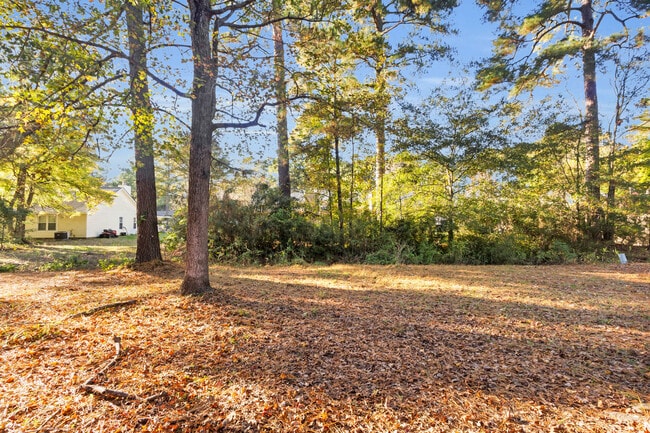 Building Photo - 1611 RaceTrack Rd