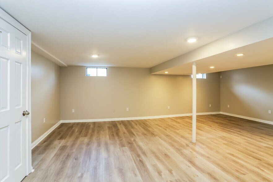 Building Photo - 5102 Merry Oak Ct