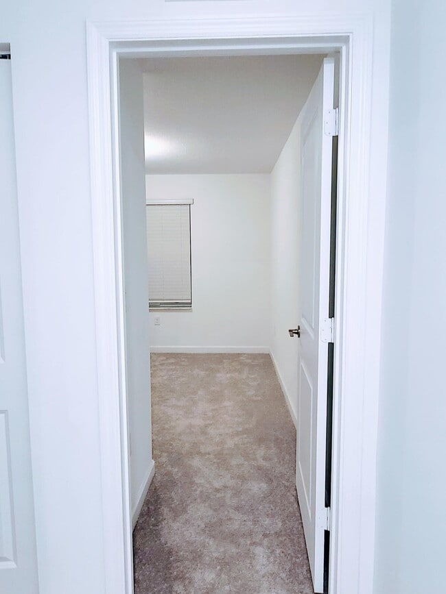 Building Photo - 6745 Broadwater Ln