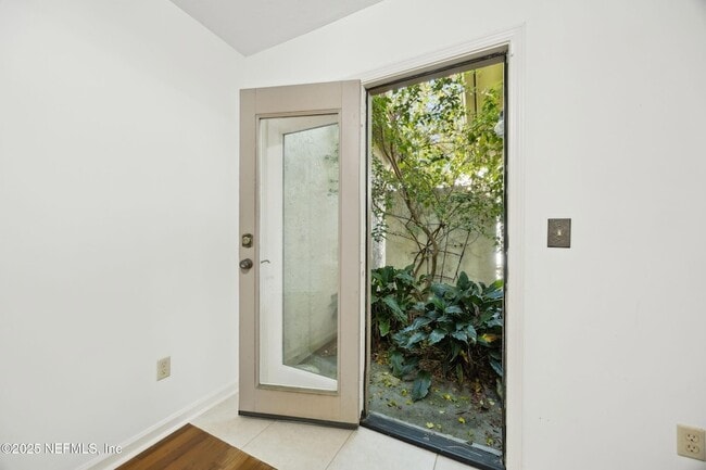 Building Photo - 4063 Mizner Ct