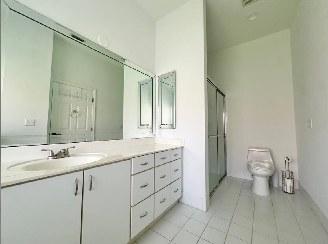 Building Photo - 1813 Wood Fern Dr