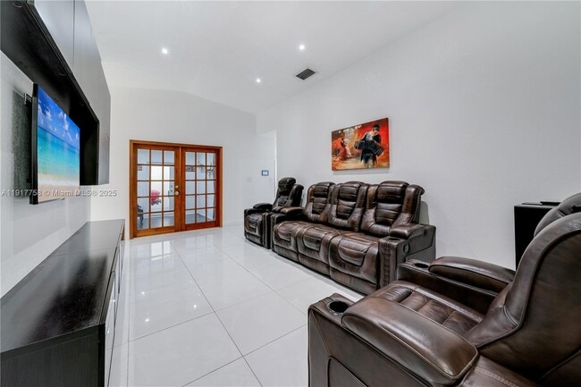 Building Photo - 1025 NW 128th Ct