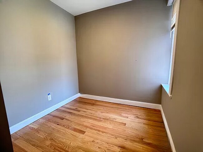 Building Photo - 5-bed 2-bath New Remodel in Cleveland Circle