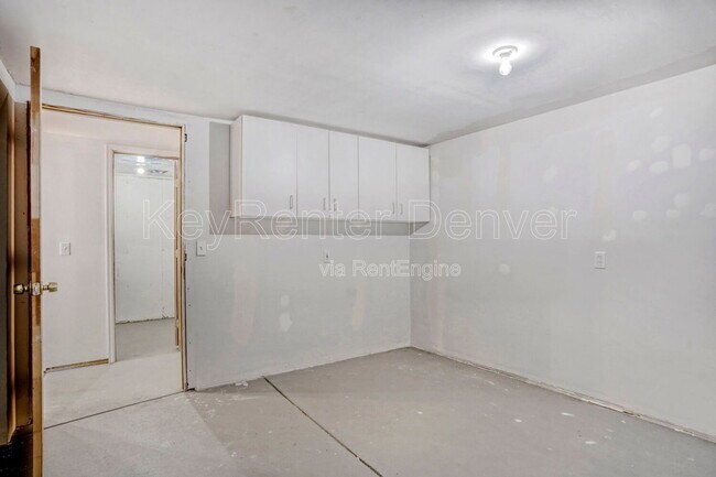 Building Photo - 990 Beech St