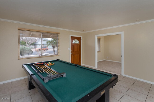 Building Photo - 610 E Malibu Dr