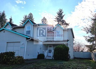 Building Photo - Check Out This Completely Remolded 3 Bedroom, 2.5 Bath Townhome!