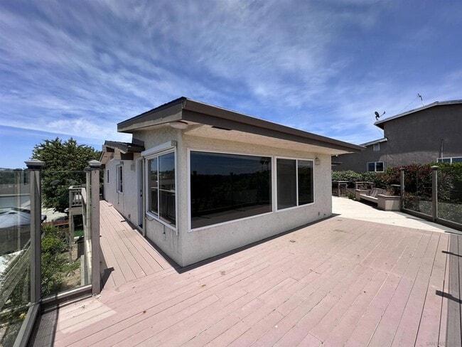 Building Photo - 3539 Mt Laurence Dr