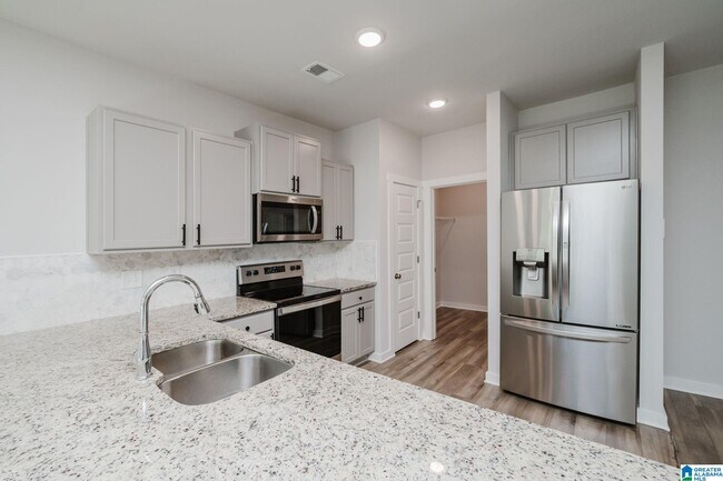 Building Photo - 501 Polo Way