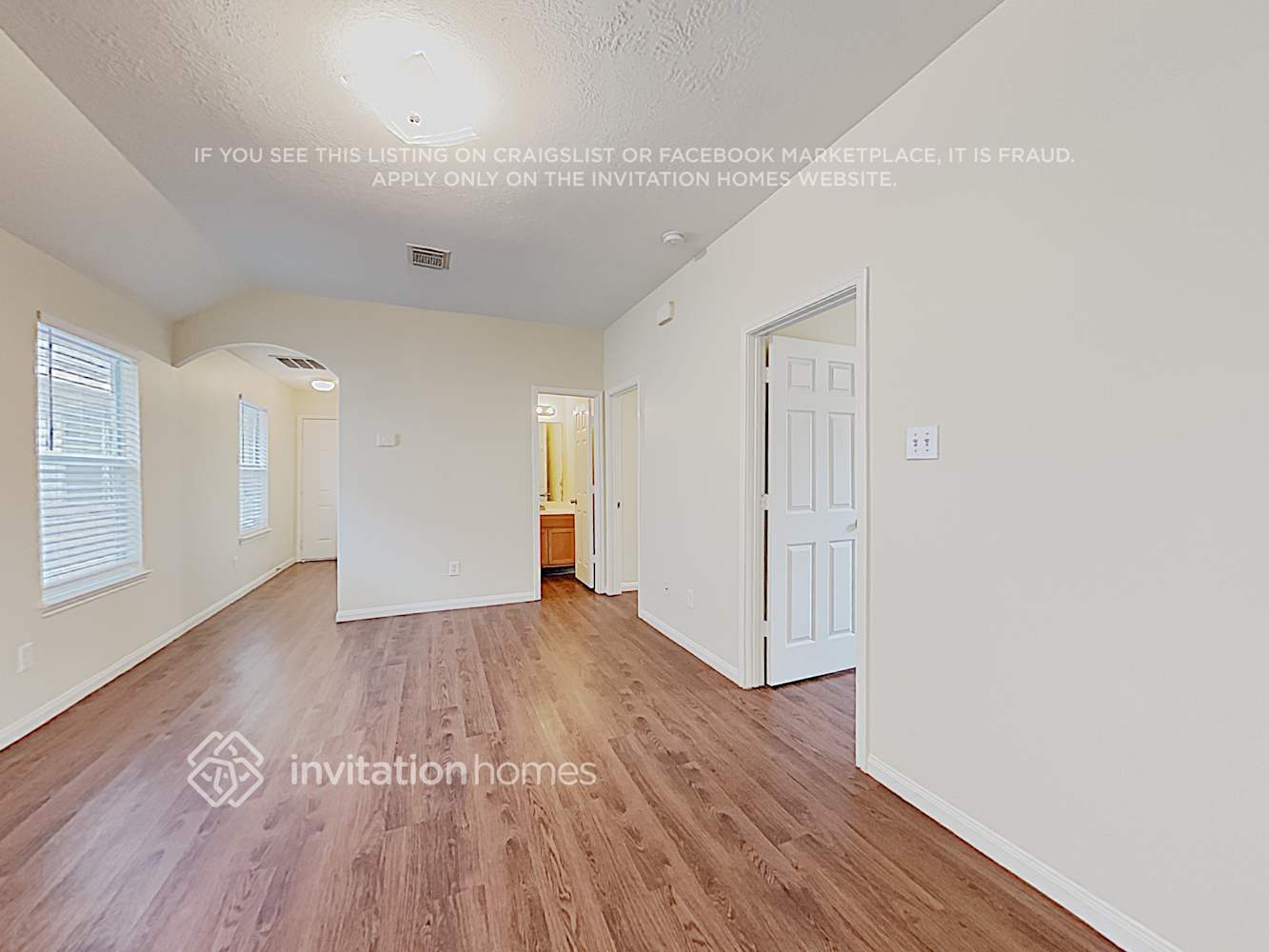 Building Photo - 6425 Mountain Pines Ln