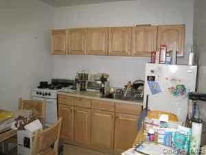 Building Photo - 413 E 82nd St