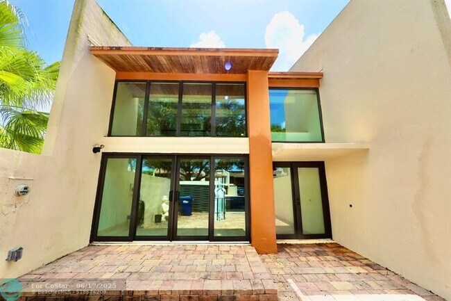 Building Photo - 7760 SW 103rd Pl