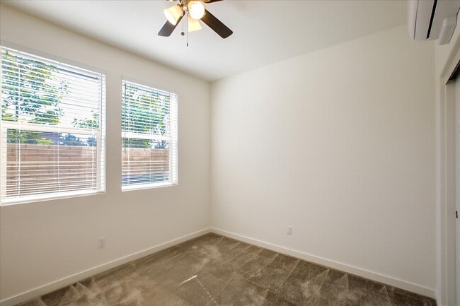 Building Photo - 28 Hideaway Loop