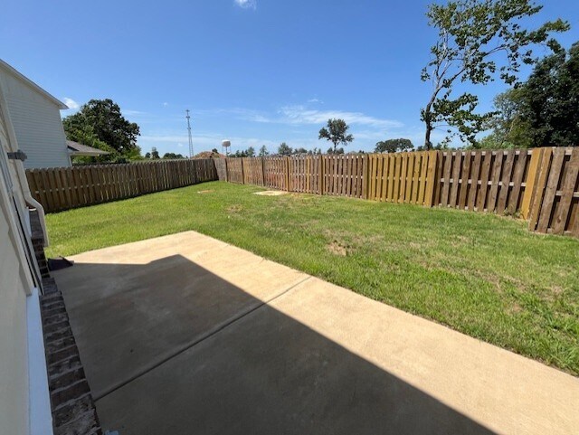 Building Photo - 1610 Ari Ave