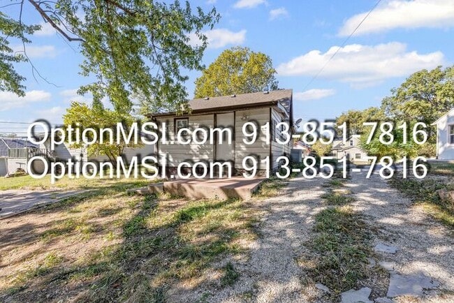 Building Photo - Move-in Ready!