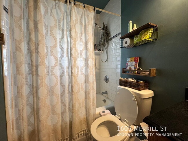 Building Photo - 1605 Merrill St