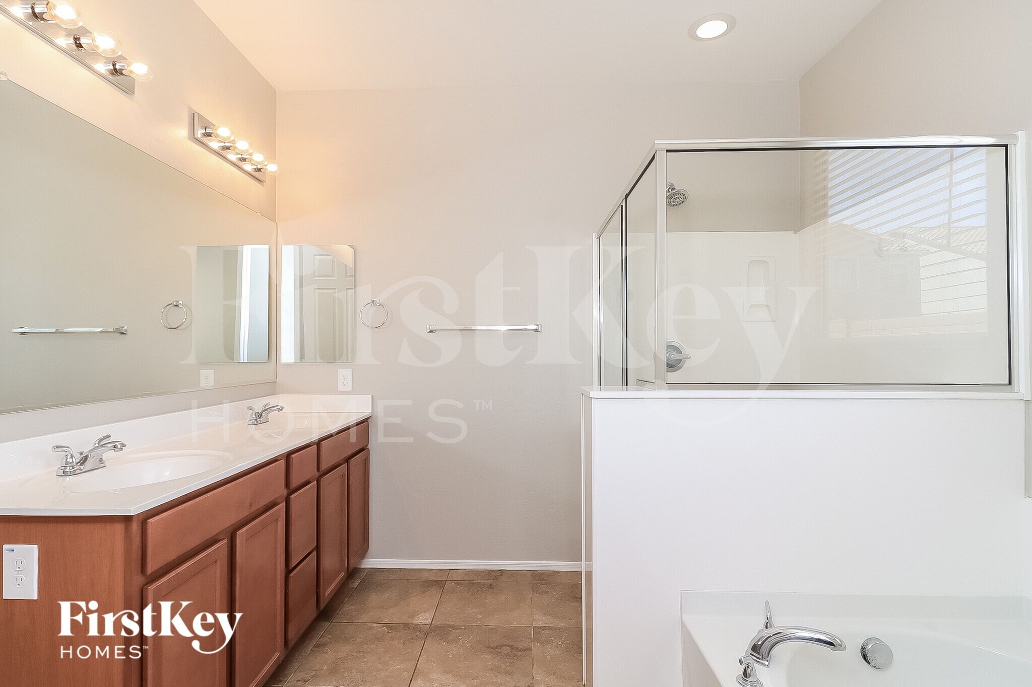 Building Photo - 5027 W St Catherine Ave