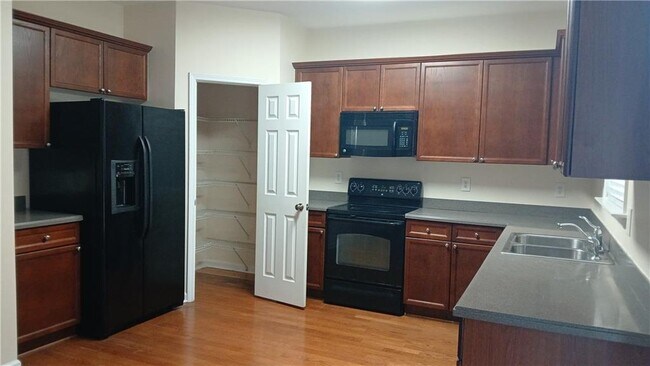 Building Photo - 5966 Haddon Pl SE