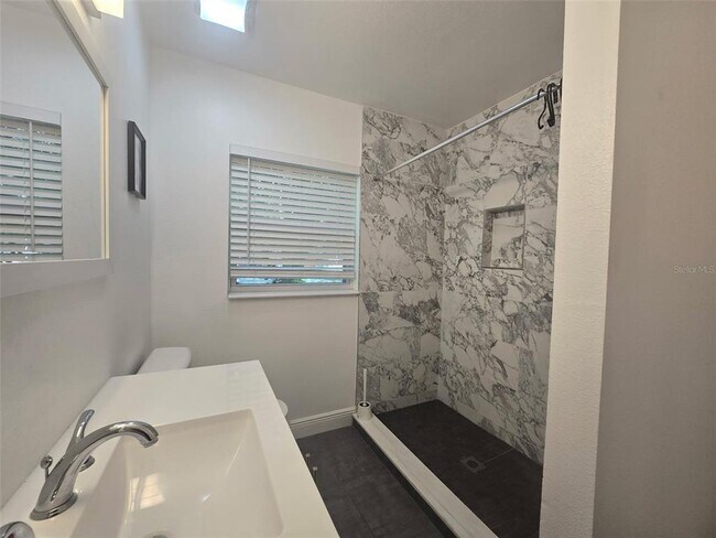 Building Photo - 2909 Hargill Dr