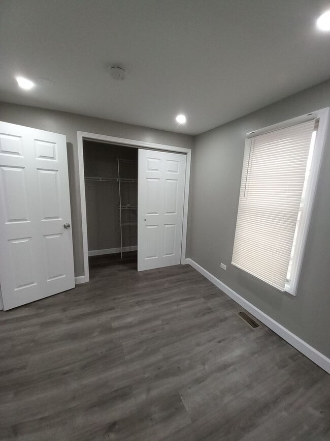 Building Photo - Beautifully Updated 2-Bedroom Home in East Chicago